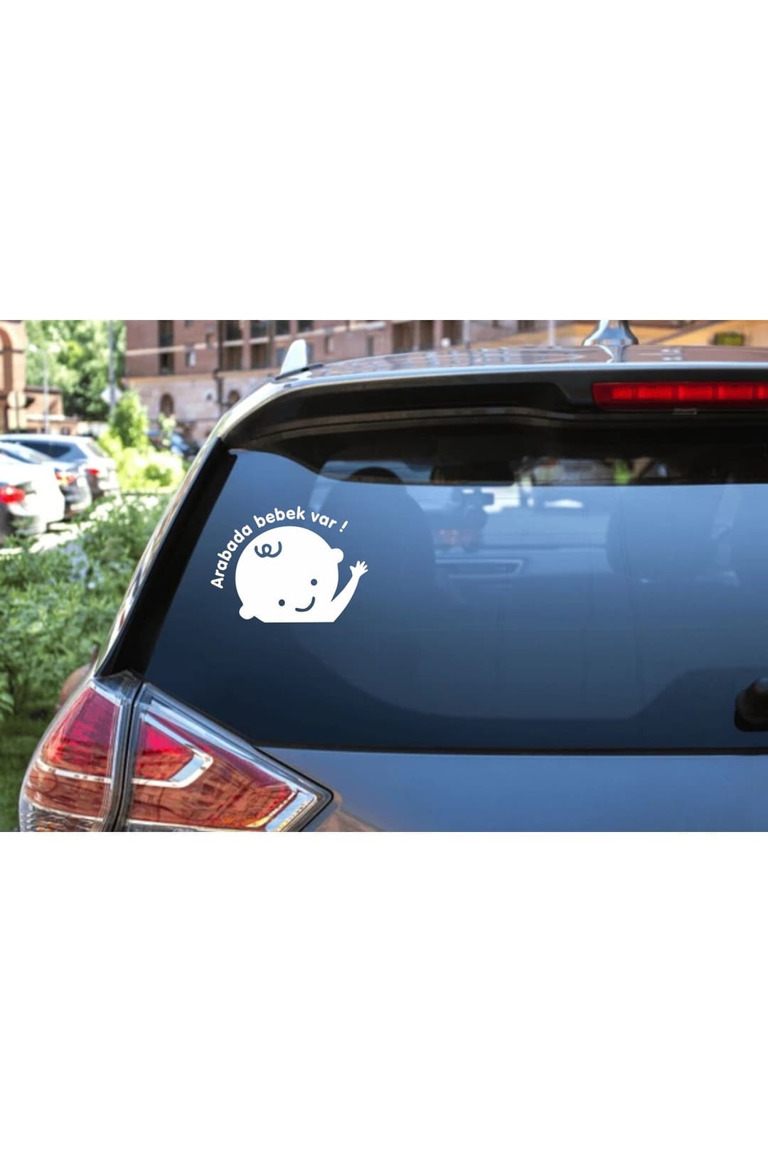 Arabada Bebek Var Cam Sticker 15x11 Cm